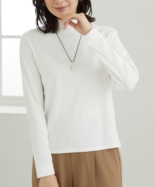 BELLUNA PLUS(ベルーナ)の「シンプルデザイン!ハイネックプルオーバー(Tシャツ/カットソー・レディース・オフホワイト/ブルー/ブラック/イエロー・LARGE/X-LARGE/MEDIUM)」の11枚目の写真