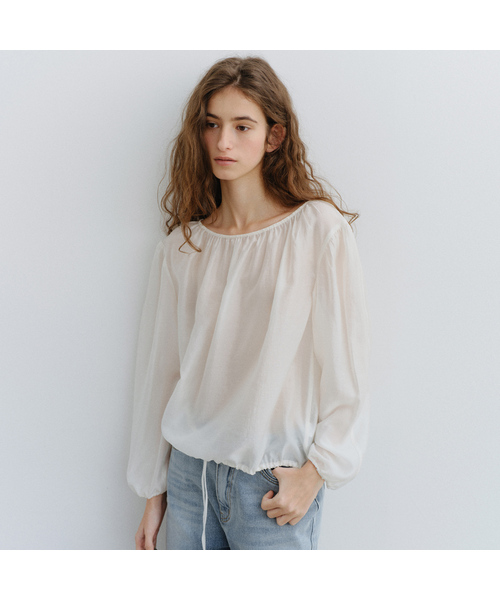 URAGO(ユラーゴ)の「Sheer shirring blouse(シャツ/ブラウス・レディース・スカイブルー/アイボリー・FREE)」の2枚目の写真