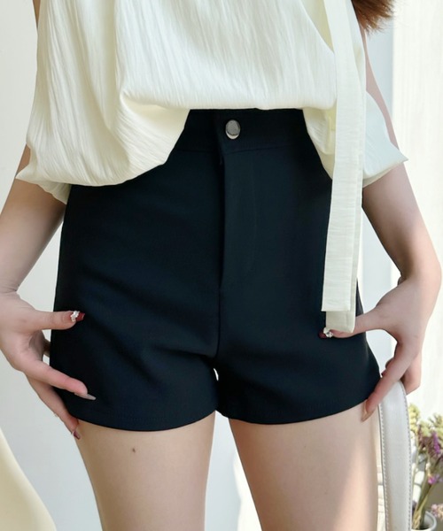 Ada.(エイダ)の「スエード ベーシック ショート パンツ(その他パンツ・レディース・ブラック/ブラウン/ベージュ・L/M)」の2枚目の写真