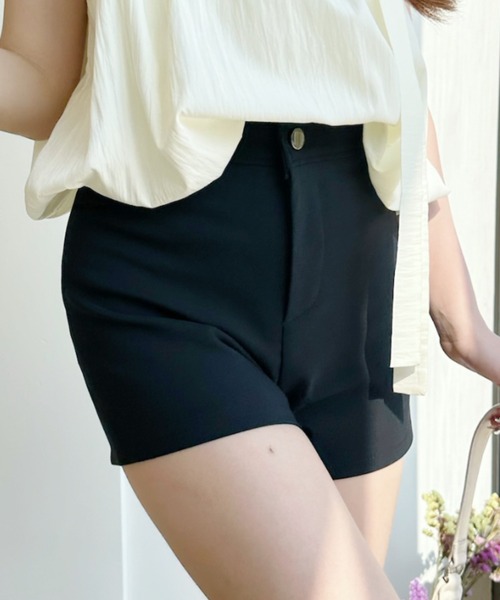 Ada.(エイダ)の「スエード ベーシック ショート パンツ(その他パンツ・レディース・ブラック/ブラウン/ベージュ・L/M)」の5枚目の写真