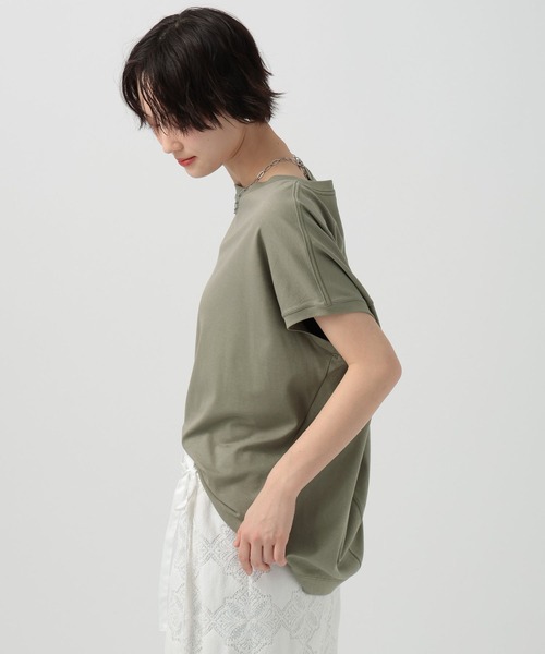 BAYFLOW（ベイフロー）の「[二の腕やヒップもカバー]シルケットドルマン半袖Tシャツ（Tシャツ/カットソー・レディース・カーキ/モカ/オフホワイト/ブラック・FREE）」の8枚目の写真