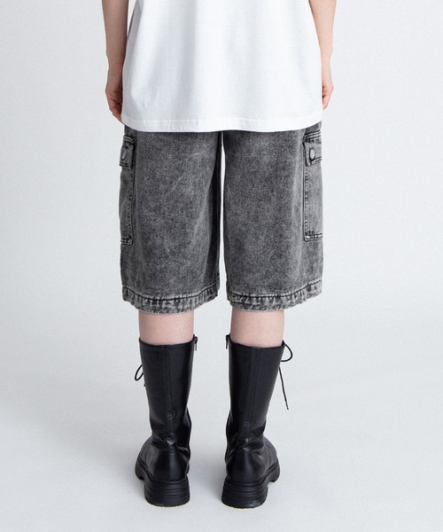 PUNYUS（プニュズ）の「デニムカーゴハーフパンツ（デニムパンツ・レディース・ブラック/ライトブルー・2/1/5/4/3）」の11枚目の写真