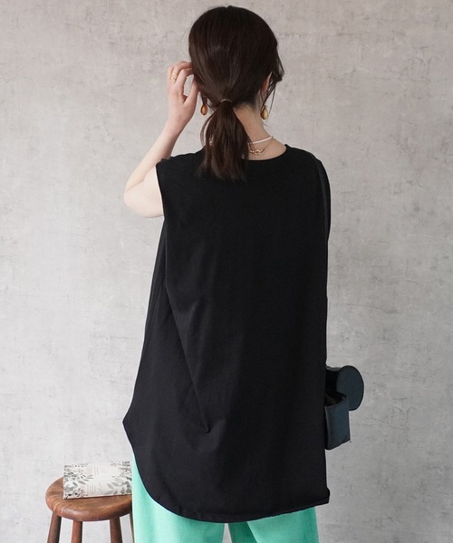 SELECT LEVERY(セレクトリベリー)の「天竺 ノースリーブ チュニック Tシャツ(Tシャツ/カットソー・レディース・ブラック/ブラウン/オフホワイト・MEDIUM)」の18枚目の写真