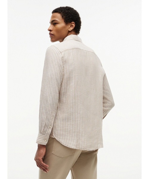 TOMMY HILFIGER(トミーヒルフィガー)の「ストライプ柄リネンボタンダウンシャツ(シャツ/ブラウス・メンズ・グレー/ブラウン/マルチ/その他1・SMALL/MEDIUM/LARGE/X-LARGE)」の17枚目の写真