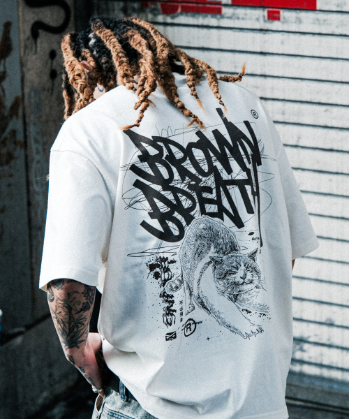 BROWNBREATH(ブラウンブレス)の「KITTY TAG TEE - IVORY(Tシャツ/カットソー・レディース・その他・2XL/X-LARGE/LARGE/MEDIUM/SMALL)」の1枚目の写真