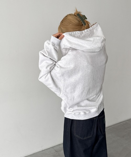 CANAL JEAN(キャナルジーン)の「El mar number 胸刺繍ジップパーカー(パーカー・レディース・アッシュ・ONE SIZE)」の3枚目の写真