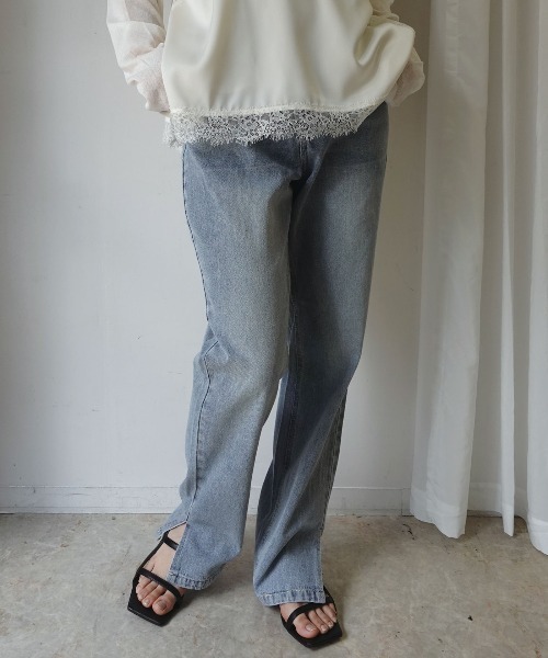 CORNERS（コーナーズ）の「デニムスリムストレートスリットパンツ（デニムパンツ・レディース・ライトブルー/ブラック/ブルー・L/M）」の8枚目の写真