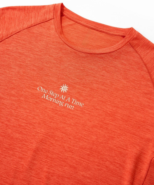BUTTON SEOUL（ボタンソウル）の「エアロテック超軽量モーニングランロングスリーブ (6 COLOR)（Tシャツ/カットソー・メンズ・オリーブ/ブラック/ダークブラウン/オレンジ/パープル/レモンイエロー・SMALL/MEDIUM/LARGE/X-LARGE）」の13枚目の写真
