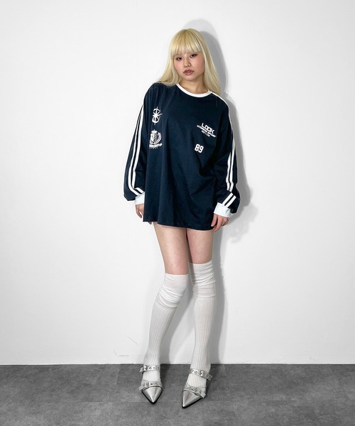 MATU:TA（マトゥータ）の「【スポーツライクデザイン】ユニフォーム風ロングTシャツ / オーバーサイズロンT スポーツmix 華奢見え ラウンドネック ゆったり レタリング カジュアル 海外ガール ストリート 長袖 3カラー ホワイト ブラック ネイビー（Tシャツ/カットソー・レディース・ホワイト/ネイビー/ブラック・FREE）」の10枚目の写真