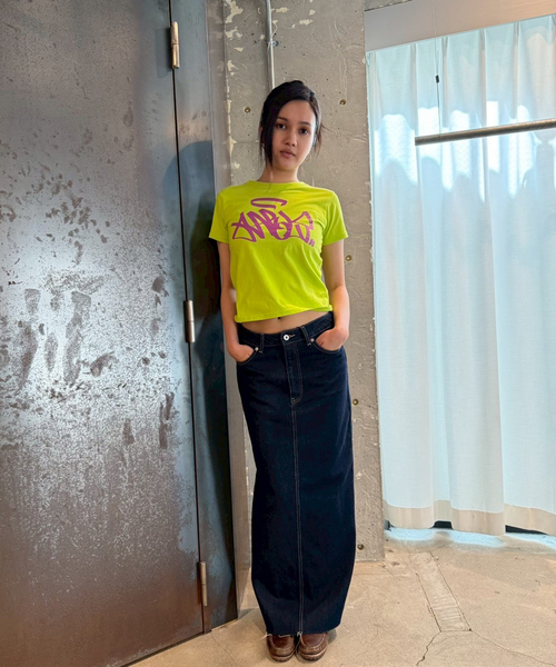 Oriens JOURNAL STANDARD（オリエンス ジャーナルスタンダード）の「グラフィティプリント TEE（Tシャツ/カットソー・レディース・ブルー/アーミー・MEDIUM/SMALL）」の3枚目の写真