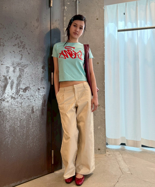 Oriens JOURNAL STANDARD（オリエンス ジャーナルスタンダード）の「グラフィティプリント TEE（Tシャツ/カットソー・レディース・ブルー/アーミー・MEDIUM/SMALL）」の6枚目の写真