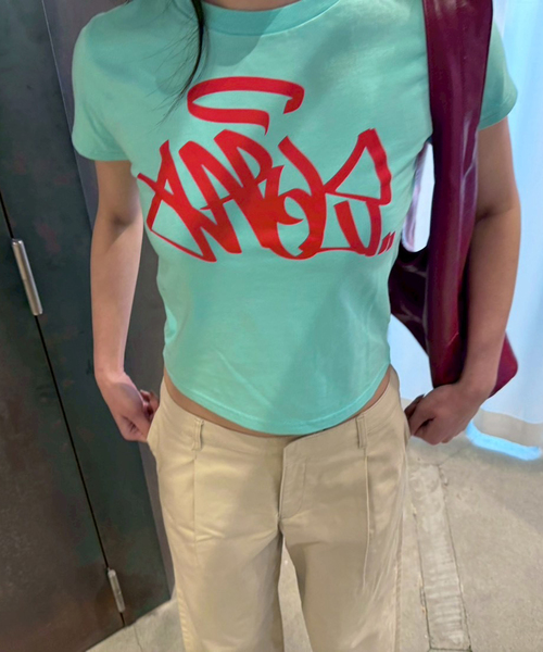 Oriens JOURNAL STANDARD（オリエンス ジャーナルスタンダード）の「グラフィティプリント TEE（Tシャツ/カットソー・レディース・ブルー/アーミー・MEDIUM/SMALL）」の10枚目の写真