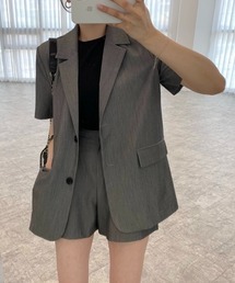 半袖スーツジャケットショートパンツセットアップ