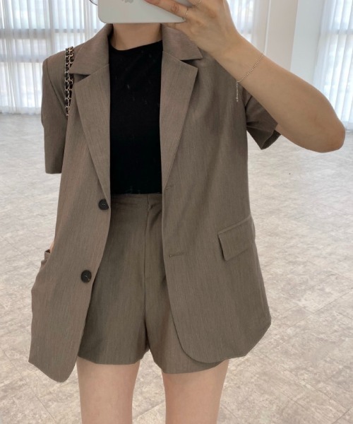 Aelina(エリナ)の「半袖スーツジャケットショートパンツセットアップ(セットアップ・レディース・ブラック/ベージュ/グレー/モカ・FREE)」の11枚目の写真