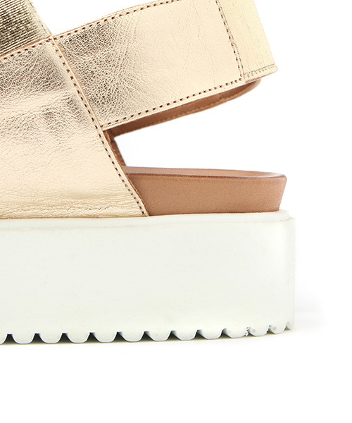 mystic(ミスティック)の「【INUOVO】バックストラップサンダル(サンダル・レディース・ゴールド/シルバー/ブラック・37/38/36)」の5枚目の写真