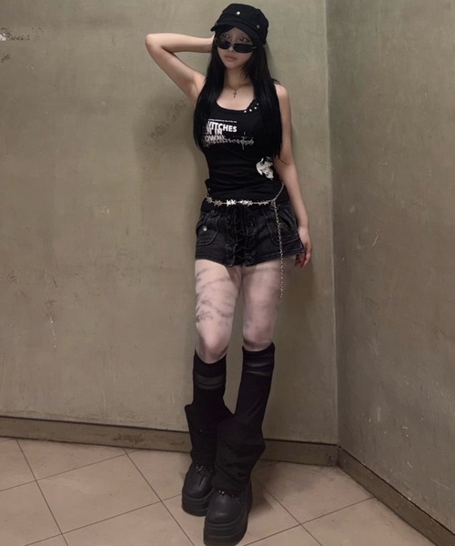 Never mind the XU（ネバーマインドザエックスユー）の「【Never mind the XU】slim fit studs sleeveless / 【ネバーマインド ザ エックスユー】スリムフィットスタッズタンクトップ（タンクトップ・レディース・ブラック/ホワイト・S）」の7枚目の写真