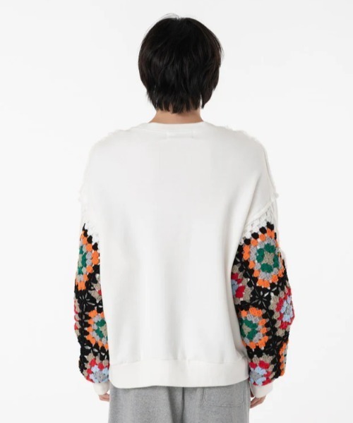 DISCOVERED(ディスカバード)の「DISCOVERED CROCHET SLEEVE SWEAT(スウェット・メンズ・グレー/ブラック・3/1)」の4枚目の写真