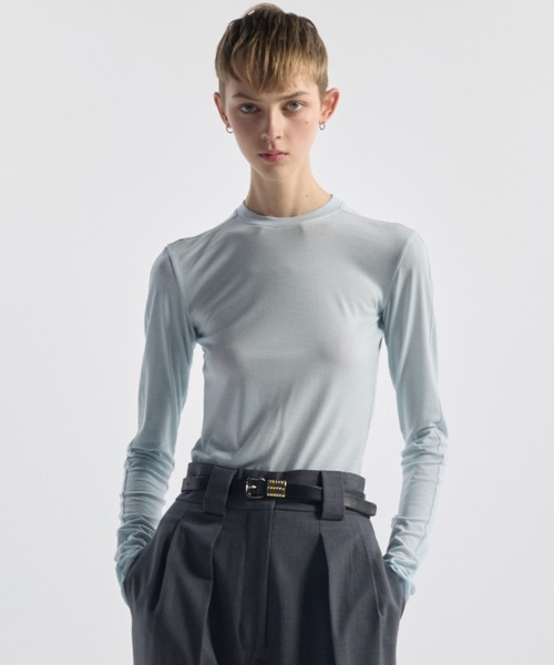CINOH(チノ)の「SUPER160S WOOL JERSEY CREW NECK LONG SLEEVE(Tシャツ/カットソー・レディース・ブラック/サックスブルー・38)」の2枚目の写真