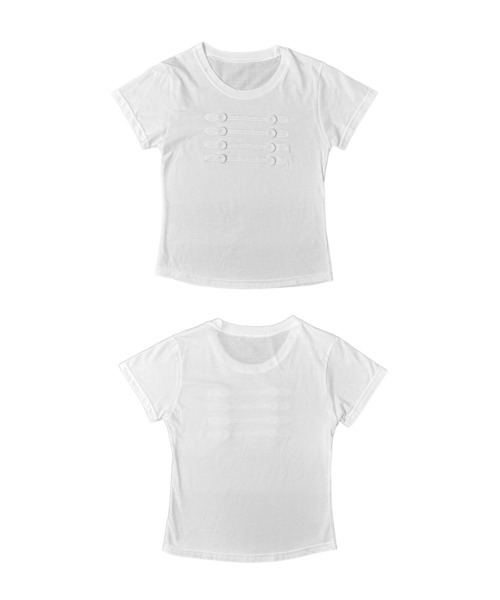 MATU:TA(マトゥータ)の「【新色追加!】ナポレオンスリムフィットTシャツ / ダブルボタン 海外ガール カジュアル トレンド 刺繍 ボタン ショート丈 半袖 3カラー ブルー ネイビー ホワイト ピンク 綿 差し色(Tシャツ/カットソー・レディース・ネイビー/ホワイト/ブルー/ピンク・FREE)」の5枚目の写真