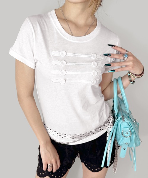 MATU:TA(マトゥータ)の「【新色追加!】ナポレオンスリムフィットTシャツ / ダブルボタン 海外ガール カジュアル トレンド 刺繍 ボタン ショート丈 半袖 3カラー ブルー ネイビー ホワイト ピンク 綿 差し色(Tシャツ/カットソー・レディース・ネイビー/ホワイト/ブルー/ピンク・FREE)」の10枚目の写真