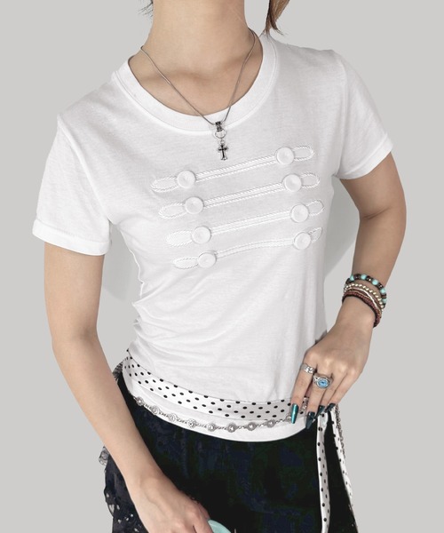 MATU:TA(マトゥータ)の「【新色追加!】ナポレオンスリムフィットTシャツ / ダブルボタン 海外ガール カジュアル トレンド 刺繍 ボタン ショート丈 半袖 3カラー ブルー ネイビー ホワイト ピンク 綿 差し色(Tシャツ/カットソー・レディース・ネイビー/ホワイト/ブルー/ピンク・FREE)」の11枚目の写真