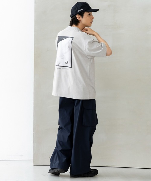 +phenix(プラスフェニックス)の「+phenix(プラスフェニックス)Outlast SKIING PHOTO GRAPHIC SHORT SLEEVE TEE / スキー フォトグラフィック ショートスリーブTシャツ(Tシャツ/カットソー・メンズ・ホワイト/グレー/ブラック・M/L)」の15枚目の写真
