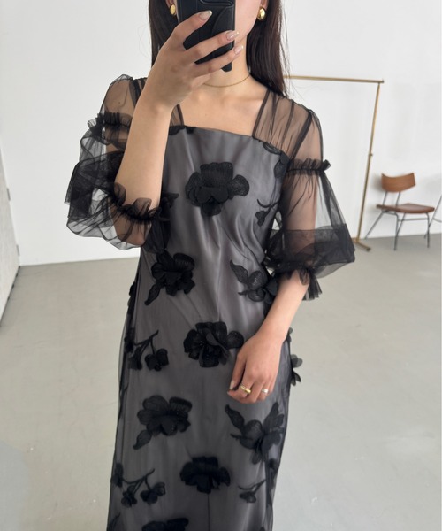 LE'RURE(リルアー)の「Flower motif puffsleeve dress(ドレス・レディース・グレー/ブラック・M-Long/MEDIUM/SMALL)」の1枚目の写真