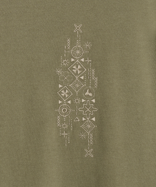 GAKKAI UNIONS(ガッカイユニオンズ)の「サンシャイン刺繍半袖Tシャツオリーブ(Tシャツ/カットソー・レディース・その他・MEDIUM/LARGE)」の6枚目の写真