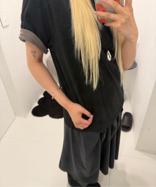 SLOWACID（スローアシッド）の「SA REFINED FLIP-CUFF SEMI-CROP TEE [BLACK]（Tシャツ/カットソー・レディース・その他・SMALL/MEDIUM/LARGE/X-LARGE）」の15枚目の写真