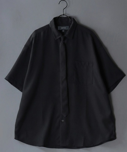 SITRY(シトリー)の「Dress Shirt with Tie/2WAY ネクタイ付き オーバーサイズ 半袖シャツ ドレスシャツ(シャツ/ブラウス・メンズ・ブラック/ベージュ/グレイッシュブルー/ホワイト/ライトグレー・L/M)」の2枚目の写真