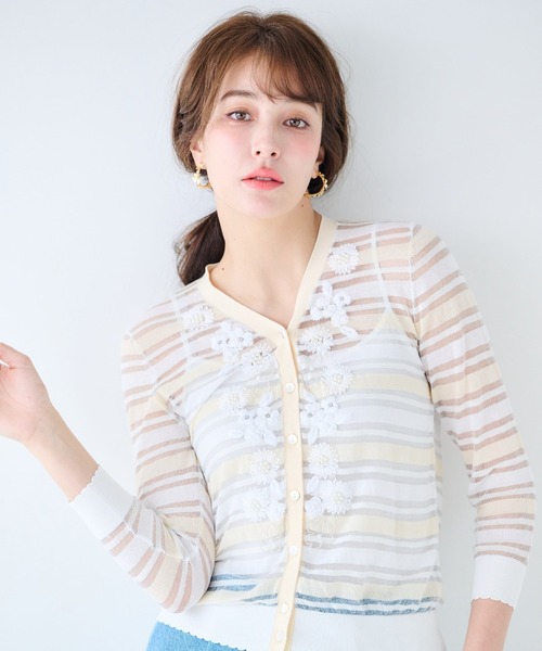Chesty(チェスティー)の「フラワーモチーフボーダーカーディガン(カーディガン/ボレロ・レディース・ベージュ/オフホワイト/ブルー・FREE)」の20枚目の写真