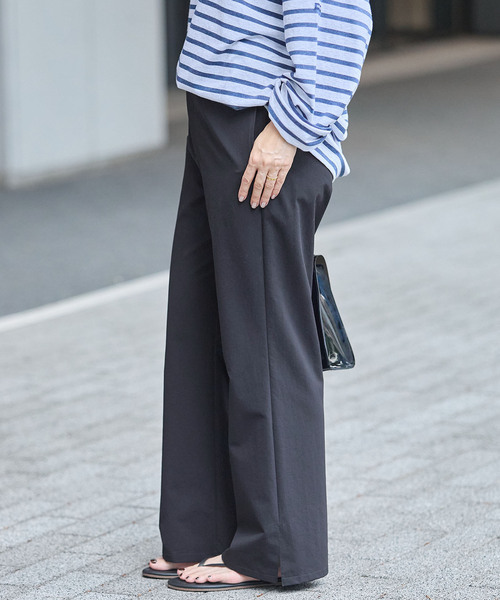 IENA（イエナ）の「《撥水/UVカット/セットアップ対応》撥水UVプロテクト スリットパンツ（その他パンツ・レディース・カーキ/ブラック・36/38）」の6枚目の写真
