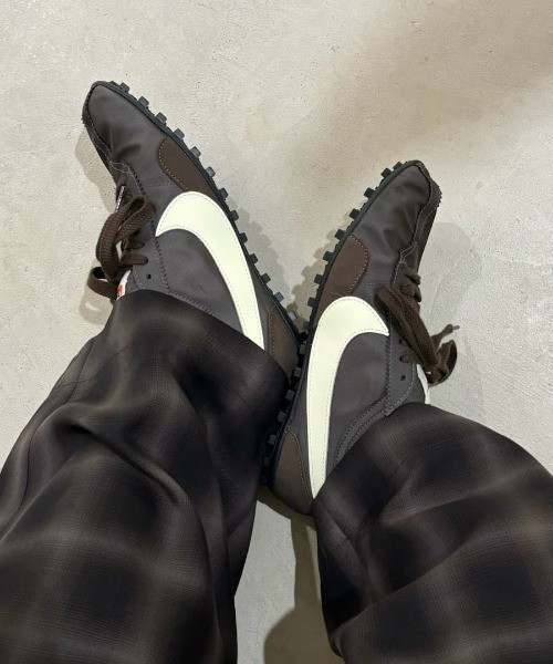 NIKE(ナイキ)の「【NIKE meets emmi】W MOON SHOE OG(スニーカー・レディース・チャコールグレー・25.5/25/24.5/24/23.5/23)」の19枚目の写真