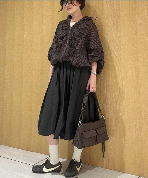 NIKE(ナイキ)の「【NIKE meets emmi】W MOON SHOE OG(スニーカー・レディース・チャコールグレー・25.5/25/24.5/24/23.5/23)」の18枚目の写真
