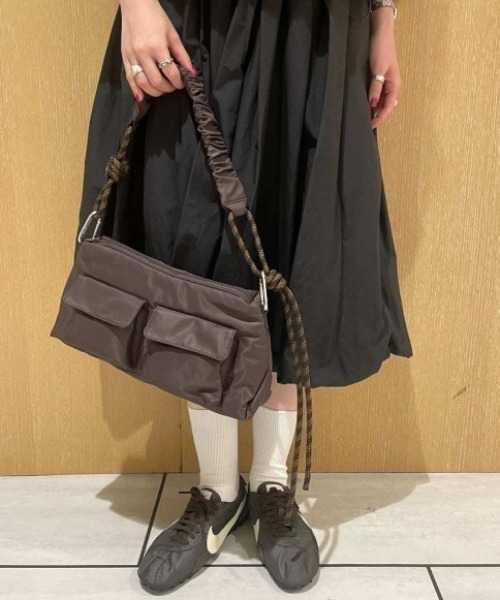 NIKE(ナイキ)の「【NIKE meets emmi】W MOON SHOE OG(スニーカー・レディース・チャコールグレー・25.5/25/24.5/24/23.5/23)」の17枚目の写真