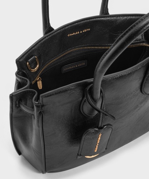 CHARLES & KEITH(チャールズ & キース)の「Ginevra ラージジネヴラ トートバッグ(トートバッグ・レディース・ワインレッド/ブラック・M)」の8枚目の写真