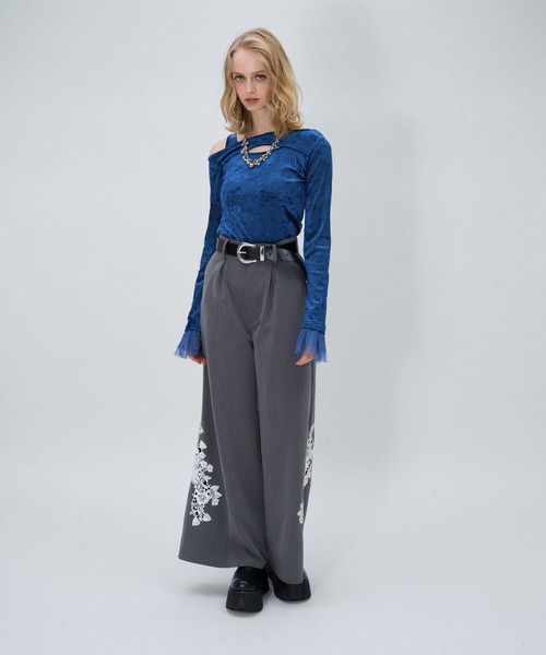 HARE(ハレ)の「カットアウトシアーベロアカットソー(HARE)(Tシャツ/カットソー・レディース・ブラック/ライトインディゴブルー・FREE)」の6枚目の写真