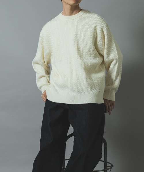 ITEMS URBANRESEARCH(アイテムズ アーバンリサーチ)の「ミニケーブルクルーネックニットプルオーバー(ニット/セーター・メンズ・ブラック/モカ/ホワイト/バーガンディー・MEDIUM/LARGE)」の9枚目の写真