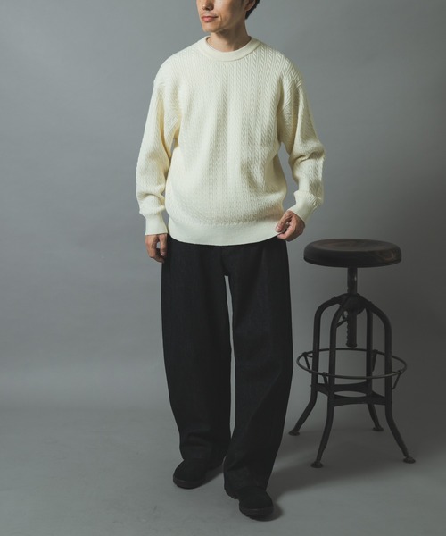 ITEMS URBANRESEARCH(アイテムズ アーバンリサーチ)の「ミニケーブルクルーネックニットプルオーバー(ニット/セーター・メンズ・ブラック/モカ/ホワイト/バーガンディー・MEDIUM/LARGE)」の10枚目の写真