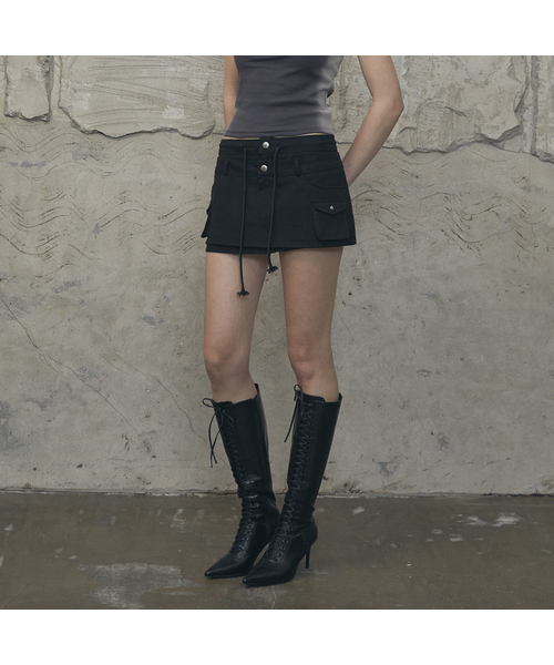 VOONT(ブント)の「Double Waist Cargo Mini Skirt (BLACK)(スカート・レディース・ブラック・SMALL/MEDIUM)」の1枚目の写真
