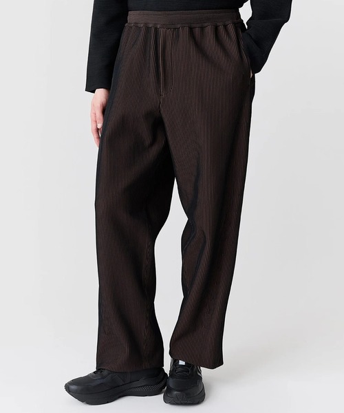 CFCL(シーエフシーエル)の「【CFCL】SOFT HYPHA TAPERED CURVED PANTS(その他パンツ・メンズ・ブラック/ブラウン・3/5)」の6枚目の写真