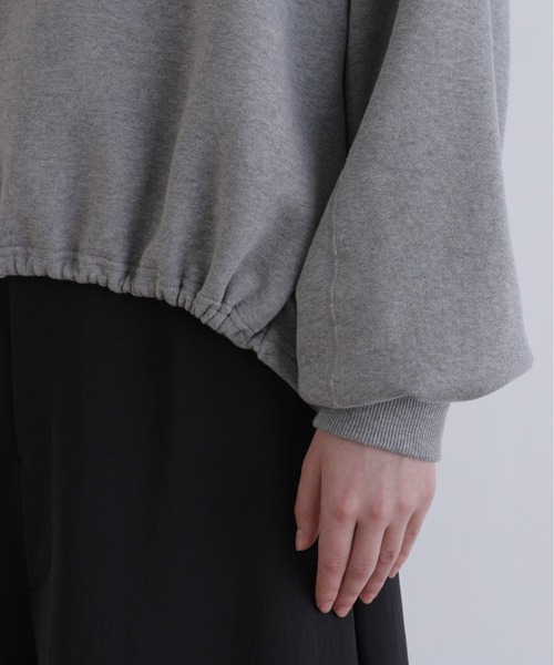 LE PHIL(ルフィル)の「◆カーブソデバルーンプルオーバー(Tシャツ/カットソー・レディース・グレー/ブラック・F)」の4枚目の写真