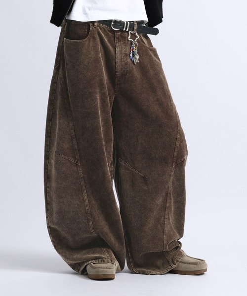 RAGEBLUE(レイジブルー)の「3D CURVED CORDUROY BARREL PANTS/3Dカーブコーデュロイバレルパンツ(その他パンツ・メンズ・ブラウン/ブラック/グレー・LARGE/MEDIUM)」の3枚目の写真