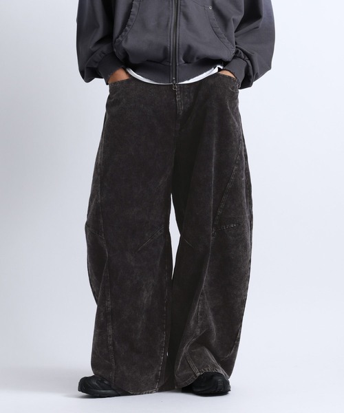 RAGEBLUE(レイジブルー)の「3D CURVED CORDUROY BARREL PANTS/3Dカーブコーデュロイバレルパンツ(その他パンツ・メンズ・ブラウン/ブラック/グレー・LARGE/MEDIUM)」の2枚目の写真