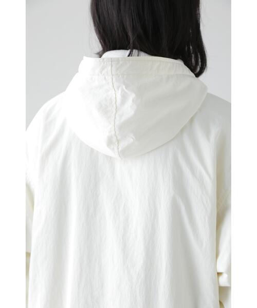 YLEVE(イレーヴ)の「Y / RECYCLE NYLON TAFFETA CO(ダウンジャケット/コート・メンズ・ホワイト/ネイビー・4)」の9枚目の写真