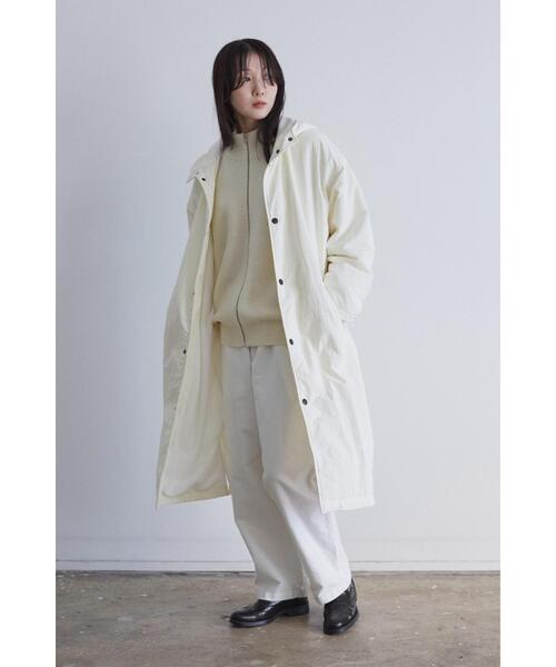 YLEVE(イレーヴ)の「Y / RECYCLE NYLON TAFFETA CO(ダウンジャケット/コート・メンズ・ホワイト/ネイビー・4)」の14枚目の写真