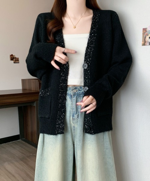 witch(ウイッチ)の「スパンコール・ラメ付きバイカラーカーディガン(カーディガン/ボレロ・レディース・ベージュ/グレー/ブラック・FREE)」の5枚目の写真