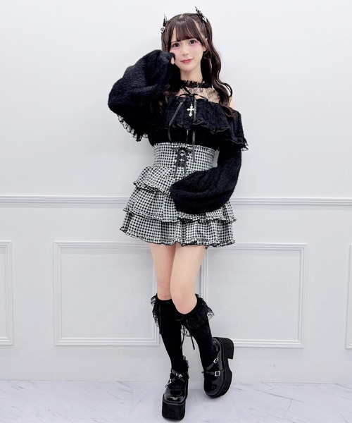 MA*RS(アメーバーマーズ)の「クロスチャーム付きオフショルニット(ニット/セーター・レディース・ブラック/ホワイト/グレー・FREE)」の9枚目の写真