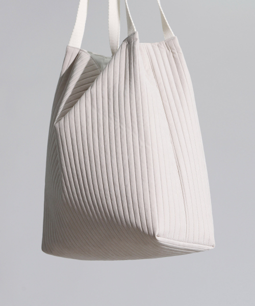 GREEN STUFF(グリーンスタッフ)の「boxy bag 53 - soft quilting soy beige(ショルダーバッグ・レディース・その他・FREE)」の8枚目の写真