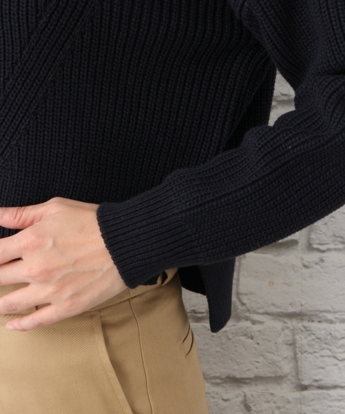 LEPSIM（レプシィム）の「5Gクロプドカタアゼプルオーバー 748904（ニット/セーター・レディース・ベージュ/ダークネイビー/レッド・FREE）」の9枚目の写真